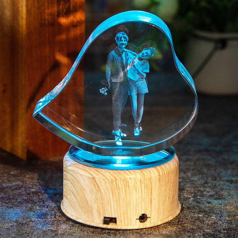 3D Crystal Photo 3D Crystal Picture Engraved Personalized and Customized Leaf-shaped Crystal Unforgettable Gifts and Souvenirs Valentine's Day Gifts